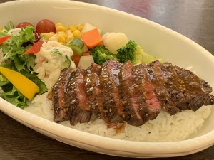 道産牛のステーキ丼2