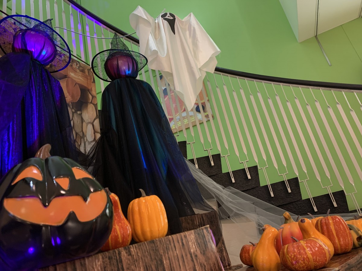 ハロウィーン階段下